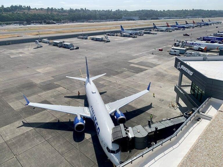 United jet at Boeing