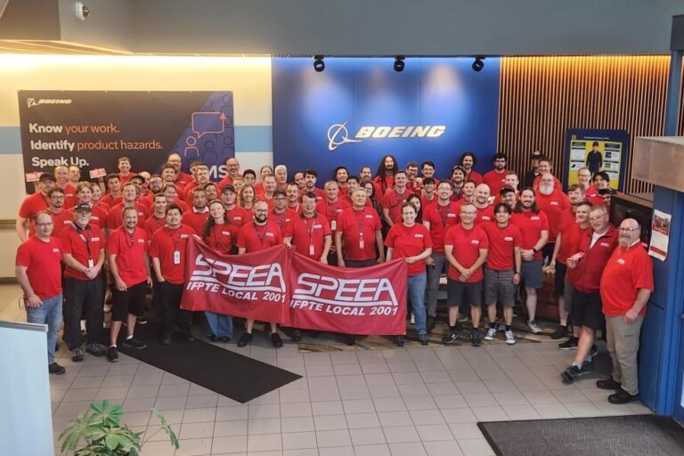 Boeing workers union encourages members to accept new offer Boeing workers union encourages members to accept new offer