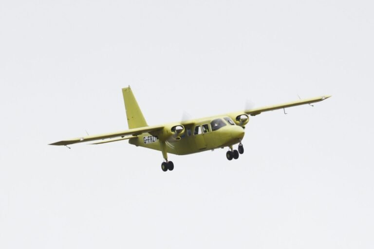 Britten-Norman conducts momentous Islander maiden flight Britten-Norman conducts momentous Islander maiden flight