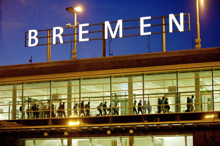 Droht dem Flughafen Bremen die Pleite? Droht dem Flughafen Bremen die Pleite?