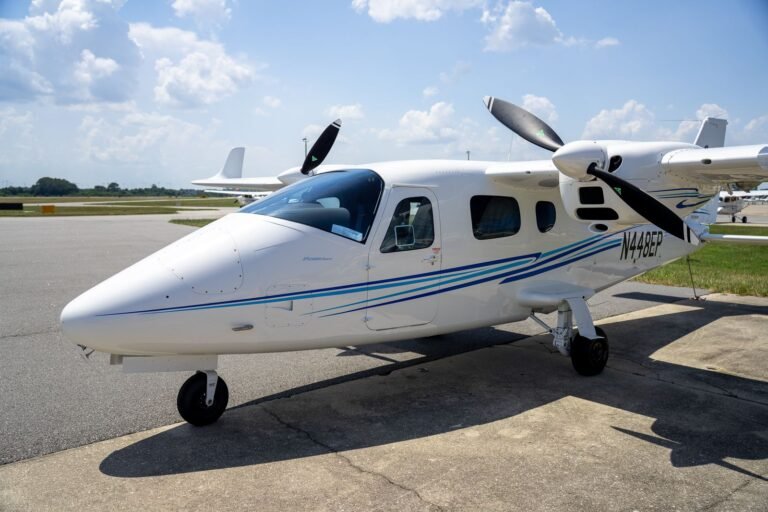 Epic Flight Academy, the largest Part 141 flight school in the U.S., has added two Tecnam P2006Ts. [Credit: Epic Flight Academy]