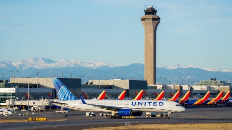 FAA Administrator Blasted Over Refusing Pay Raises For Overworked Air Traffic Controllers FAA Administrator Blasted Over Refusing Pay Raises For Overworked Air Traffic Controllers