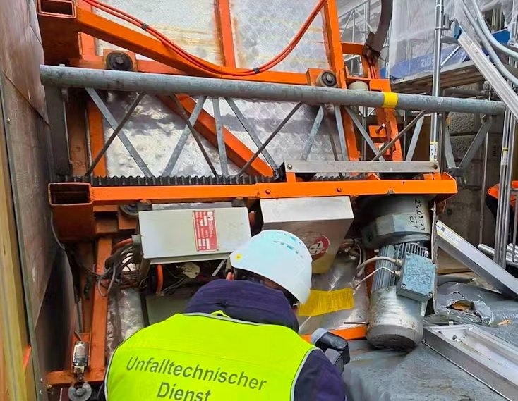 Fatal hoist incident in Zurich Fatal hoist incident in Zurich