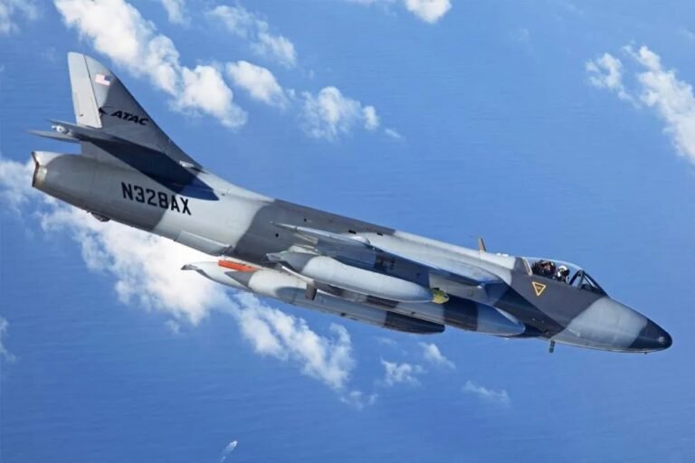Hawker Hunter Crashes Off California Coast
