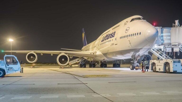 Neue Air Force One (VC-25B) im geplanten Look.