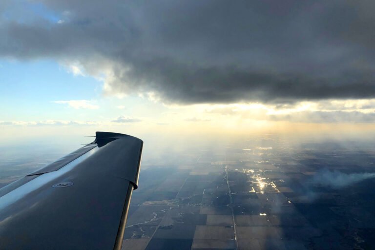Quiz: Can You Answer These 6 VFR Flight Rules Questions? Quiz: Can You Answer These 6 VFR Flight Rules Questions?