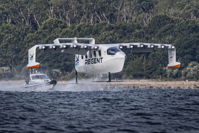 REGENT completes first human-crewed seaglider flight REGENT completes first human-crewed seaglider flight