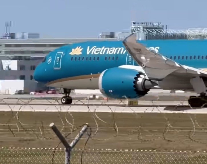 REPORT Braking commands were applied while the Boeing 787-9 was actively accelerating prior takeoff REPORT Braking commands were applied while the Boeing 787-9 was actively accelerating prior takeoff