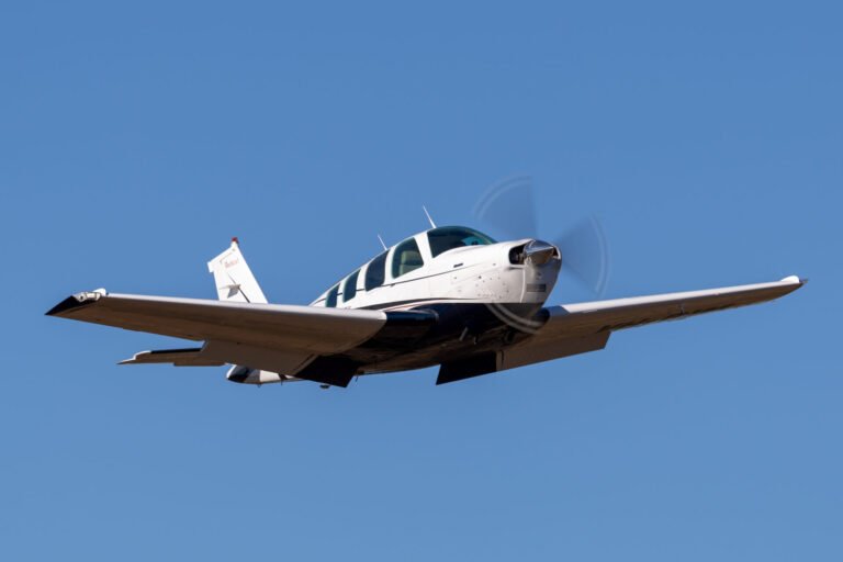 Skydivers parachute into Wisconsin plane crash site Skydivers parachute into Wisconsin plane crash site