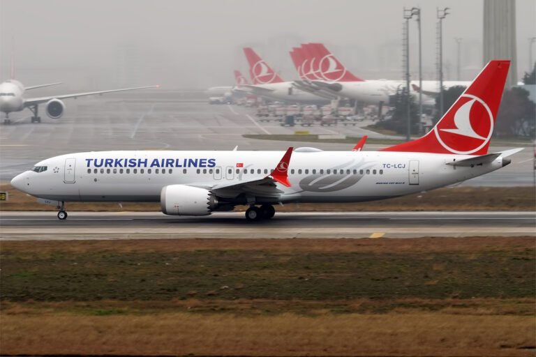 Turkish Airlines finalizes order for 100 Boeing 737 MAX jets Turkish Airlines finalizes order for 100 Boeing 737 MAX jets