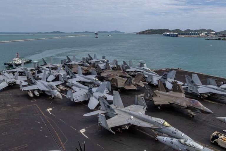 USS Abraham Lincoln leaves Thailand after 'recharge' stay