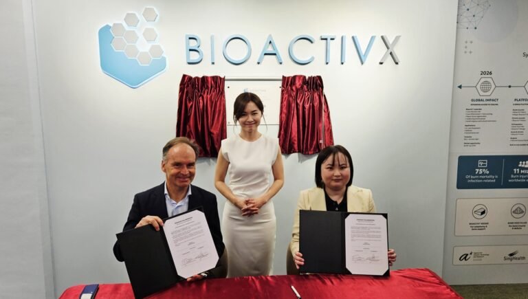 UltiMaker and Bioactivx to Target On Demand Wound Care via New Collaboration From left to right: UltiMaker CEO, Michiel Alting von Geusau, Member of Parliament and Guest of Honor Ms Tin Pei Ling, and BioactivX CEO, Dr Peili Teo, at the MoU signing. Photo via UltiMaker.