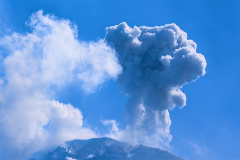 Volcanic Ash Shuts Seven Indonesian Airports