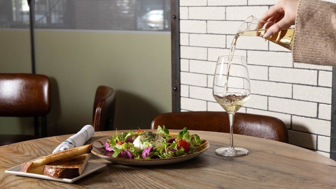 White Wine Pairs Great With Heavier Fall Foods, Too White Wine Pairs Great With Heavier Fall Foods, Too
