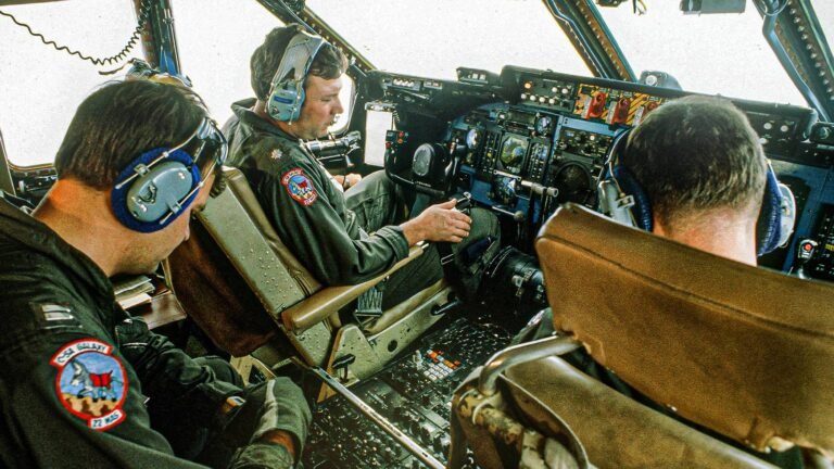 Why Doesn't The World's Largest Military Cargo Aircraft Have A Glass Cockpit?