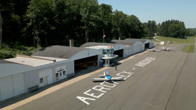 AOPA, Lawmakers Fight Tenant Evictions at Andover-Aeroflex Airport aircraft on tarmac at Aeroflex-Andover Airport in New Jersey