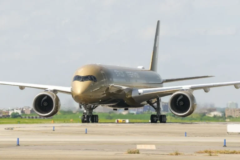 Airbus moves closer to decisions on larger A350 and A220 jets Air Data News