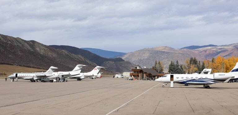 Aspen Airport Weighs Steep Landing Fee Increases for 2027 Aspen Airport Weighs Steep Landing Fee Increases for 2027