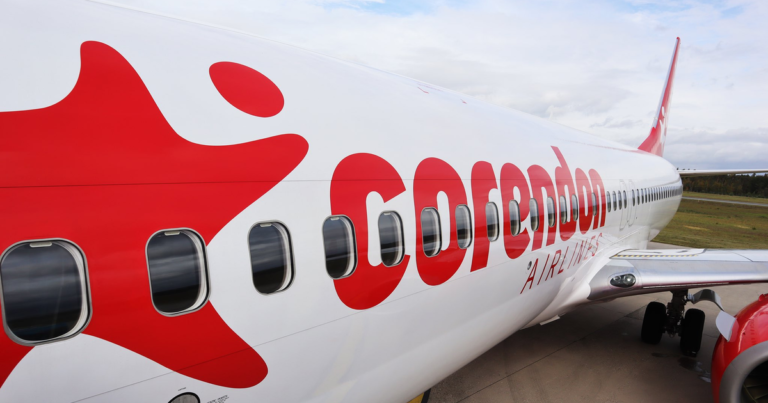 Boeing 737 Max von Corendon kollidiert in Friedrichshafen mit Feuerwehrauto Boeing 737 Max von Corendon kollidiert in Friedrichshafen mit Feuerwehrauto