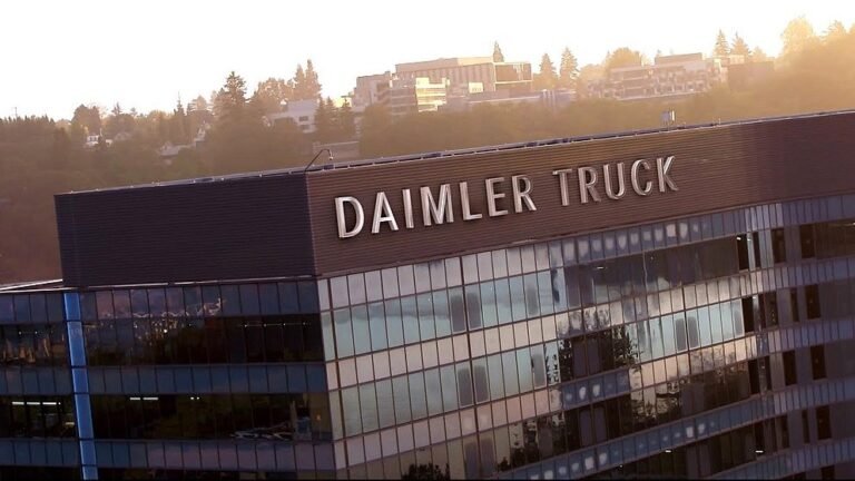 Daimler Truck sues former fleet manager over alleged $3.8M embezzlement Daimler Truck sues former fleet manager over alleged $3.8M embezzlement
