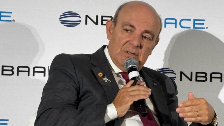 Dassault holds to 2029 for the Falcon 10X and names its headwinds Dassault holds to 2029 for the Falcon 10X and names its headwinds