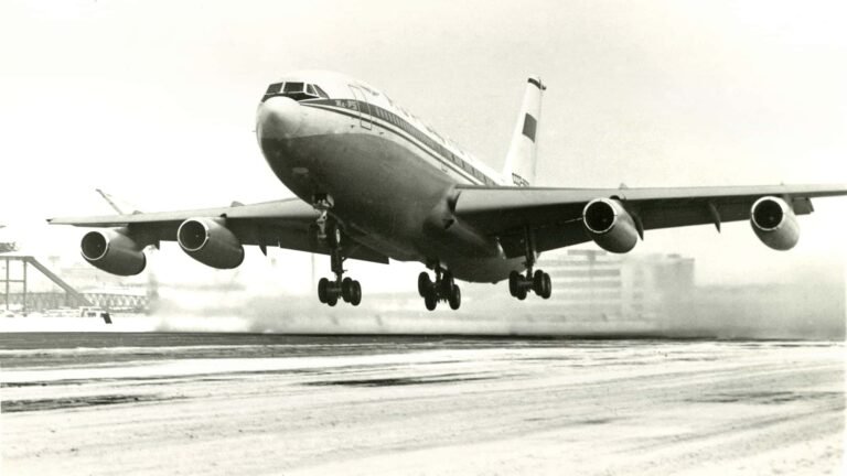 Der russische Jumbo-Jet – Iljuschin Il-86 “Aerobus” Aufgeschlitzter Reifen eines Airbus A380 von Lufthansa, nachdem dieser beim Landen in München die Pistenbefeuerung an der Bahnschwelle abgeräumt hat.