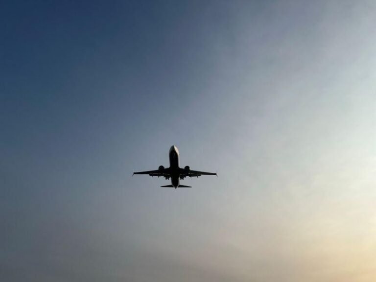 a generic aircraft inflight.