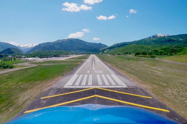 Each Kind Of Landing Clearance You Can Get From ATC