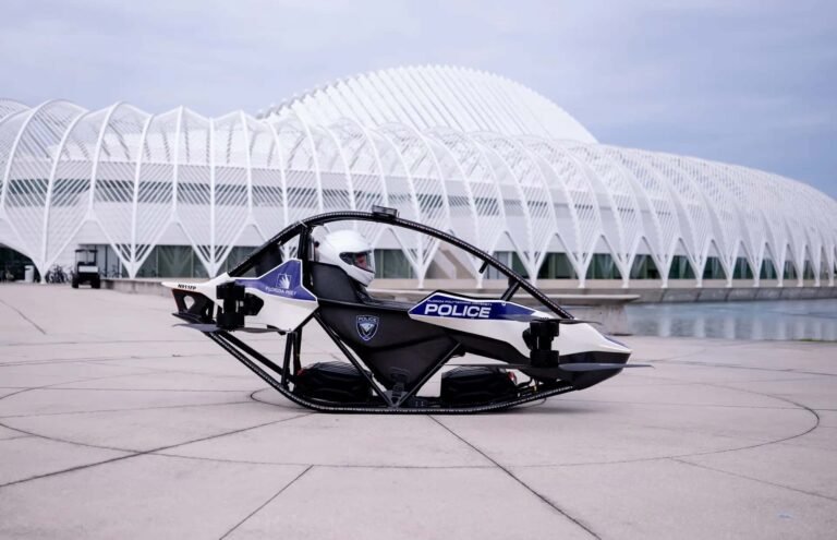 Elektrischer Einsitzer überwacht Uni-Gelände: Polizei in Florida kommt jetzt auch per EVTOL AGB-183 Start von B-52 Computergrafik