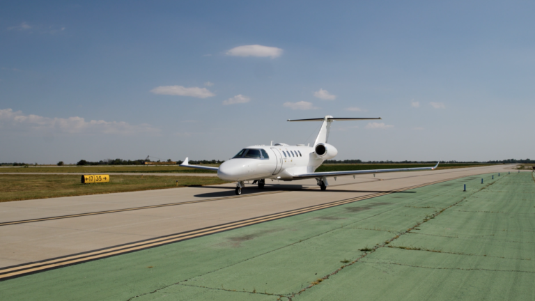 Gen3 Cessna Citation Light Jets Surpass 1,220 Flight Hours Textron Aviation Cessna Citation CJ4 Gen3 flight test article on runway