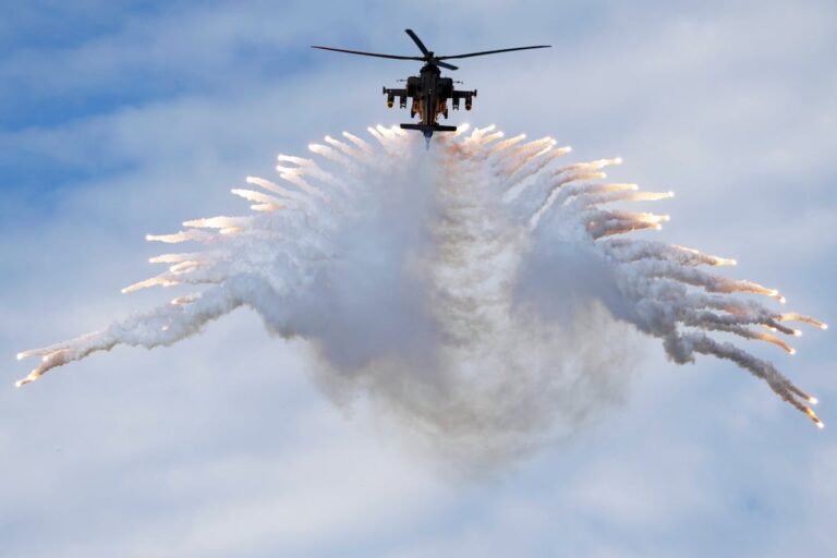 Israel secures procurement of 12 Apache gunships in last-minute maneuver Israel secures procurement of 12 Apache gunships in last-minute maneuver