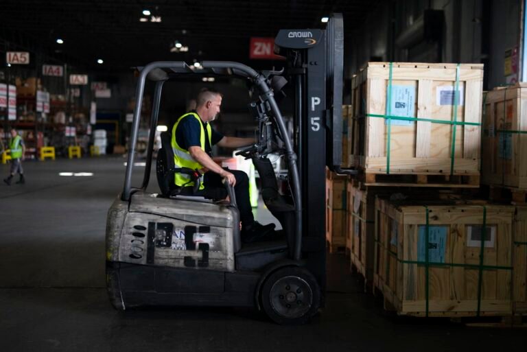 LATAM Cargo embraces VR for warehouse staff training LATAM Cargo Miami warehouse VR training