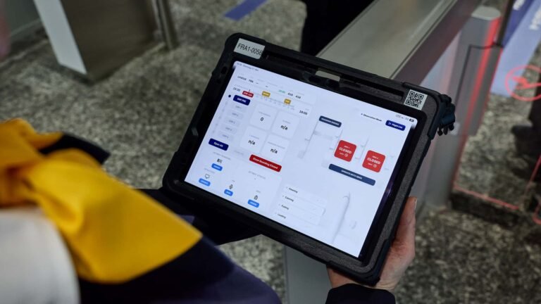 Lufthansa und Fraport testen Gate der Zukunft AGB-183 Start von B-52 Computergrafik