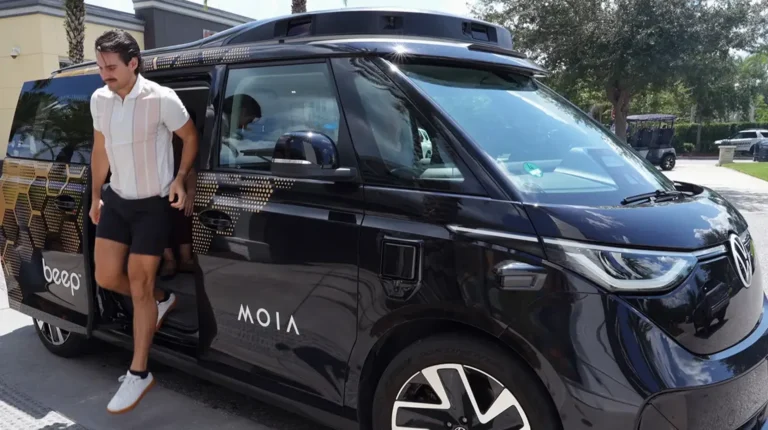 MOIA America welcomes its first riders in autonomous ID Buzz vehicles with Beep MOIA America welcomes its first riders in autonomous ID Buzz vehicles with Beep