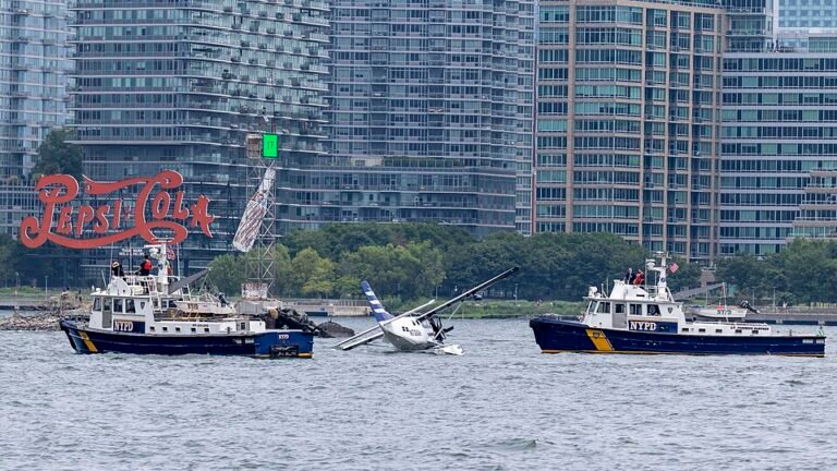 NYC Council Member Seeks Halt to Seaplane Flights NYC Council Member Seeks Halt to Seaplane Flights