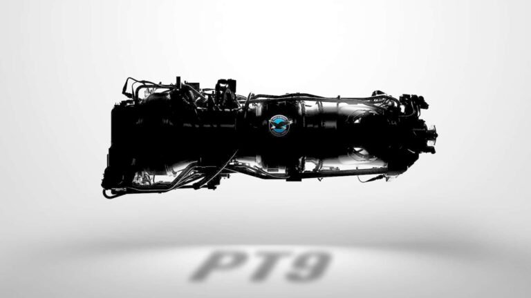 Pratt & Whitney stellt neues Turboprop-Triebwerk PT9 vor Eine russische Su-57 vor dem Start.