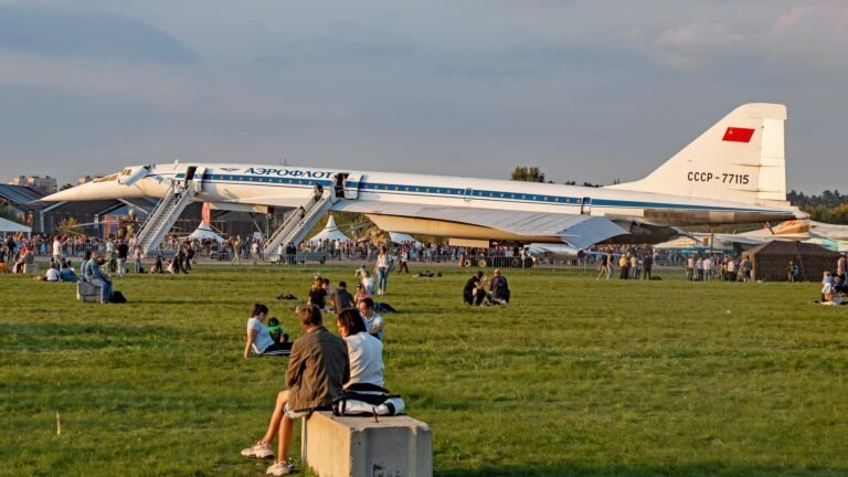 Privatleute restaurieren Überschallflugzeug : Tupolew Tu-144 wird in Schukowski instandgesetzt Privatleute restaurieren Überschallflugzeug : Tupolew Tu-144 wird in Schukowski instandgesetzt
