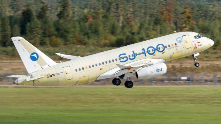 Russische Airliner MS-21, Superjet SJ-100 und Il-114-300 in Archengelsk.
