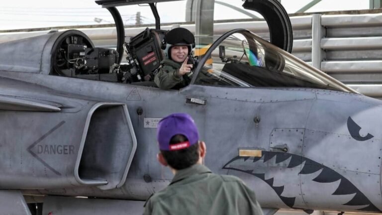 Thailand’s Queen Suthida completes first solo Gripen flight Thailand's Queen Suthida completes first solo Gripen flight