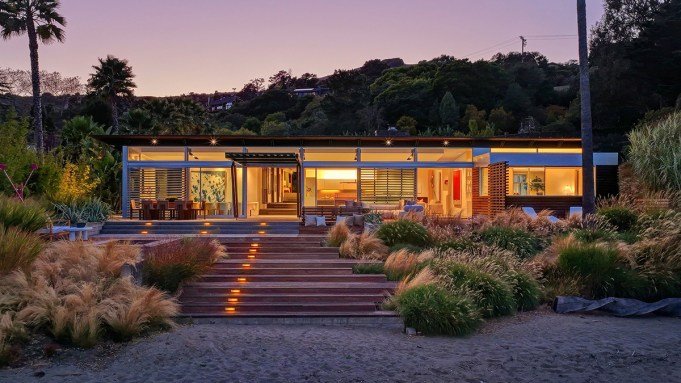 This $17.5 Million Estate Has a Private Beach on the San Francisco Bay This $17.5 Million Estate Has a Private Beach on the San Francisco Bay