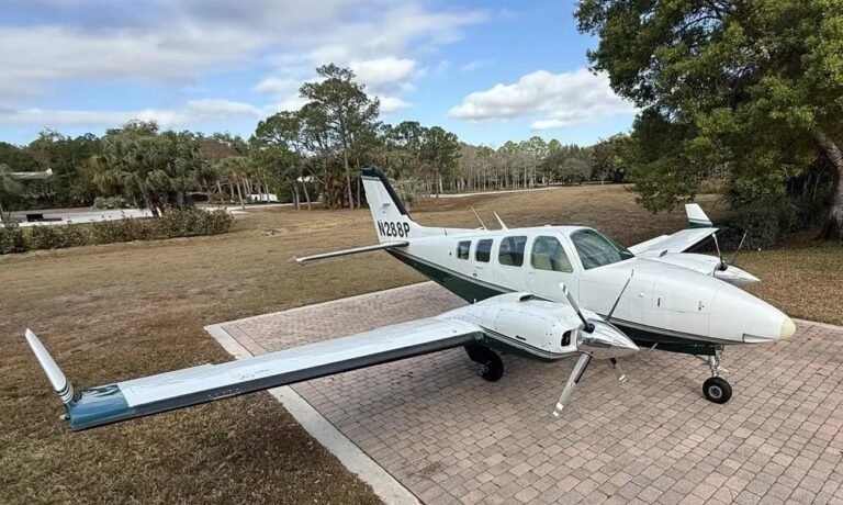 1980 Beechcraft Baron 58 [Credit: Scott MacDonald Aircraft Sales]