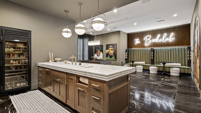 This $22.5 Million Arizona Estate Has a Private Nightclub and Theater This $22.5 Million Arizona Estate Has a Private Nightclub and Theater