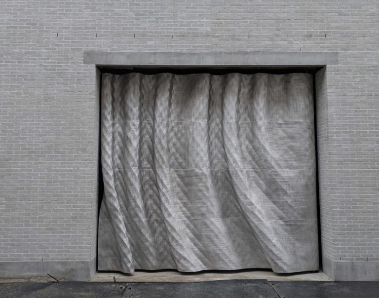 3D printed aluminium curtain. Image via  Stad Gent.