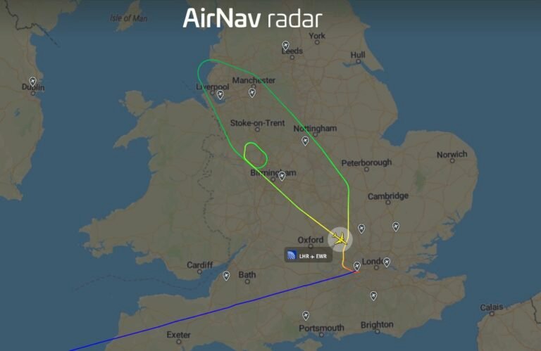 United flight UA941 to Newark is declaring an emergency and returning to London Heathrow