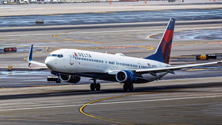 Why The Boeing 737-900ER’s Takeoff Roll Is So Long Why The Boeing 737-900ER's Takeoff Roll Is So Long