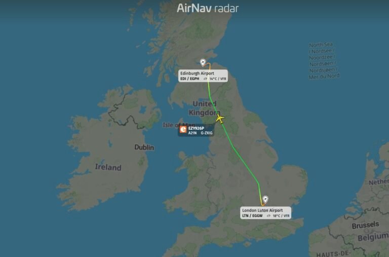 easyJet A321 reported a bird strike to nose landing gear during takeoff from London Luton easyJet A321 reported a bird strike to nose landing gear during takeoff from London Luton