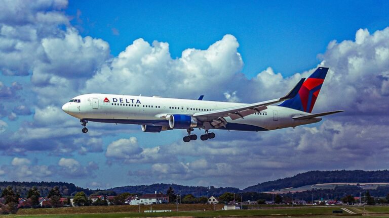 ‘Legally Blonde’ Actress Charged After Allegedly Biting Delta Crew, Kicking Cop In The Head
